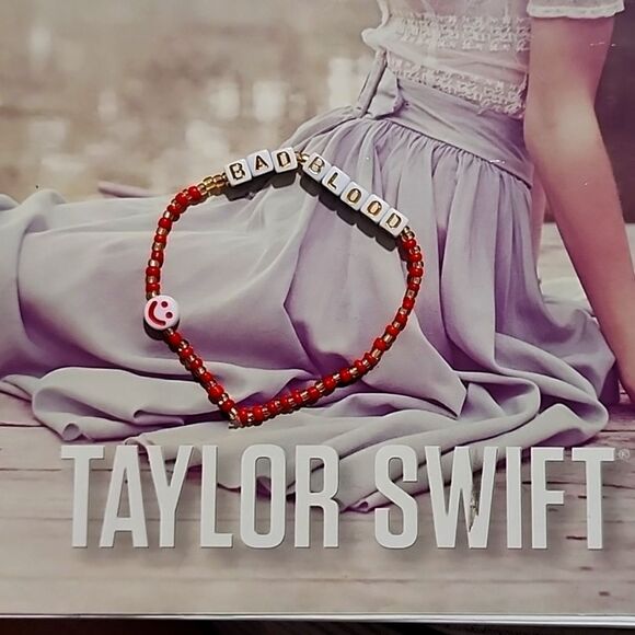 Taylor Swift Friendship Bracelet - Picture 1 of 2